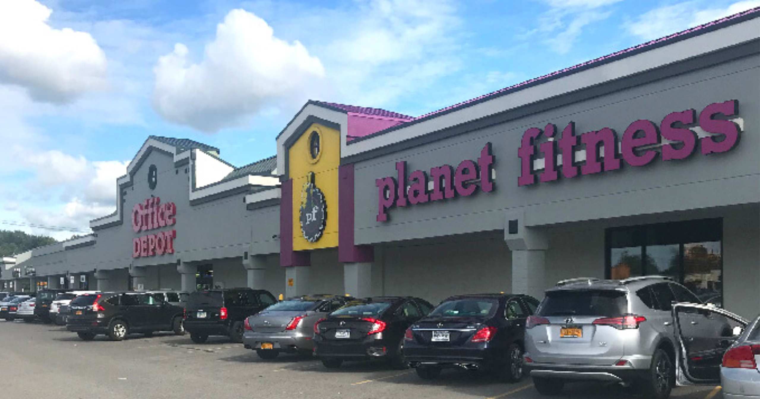 Pine Plaza